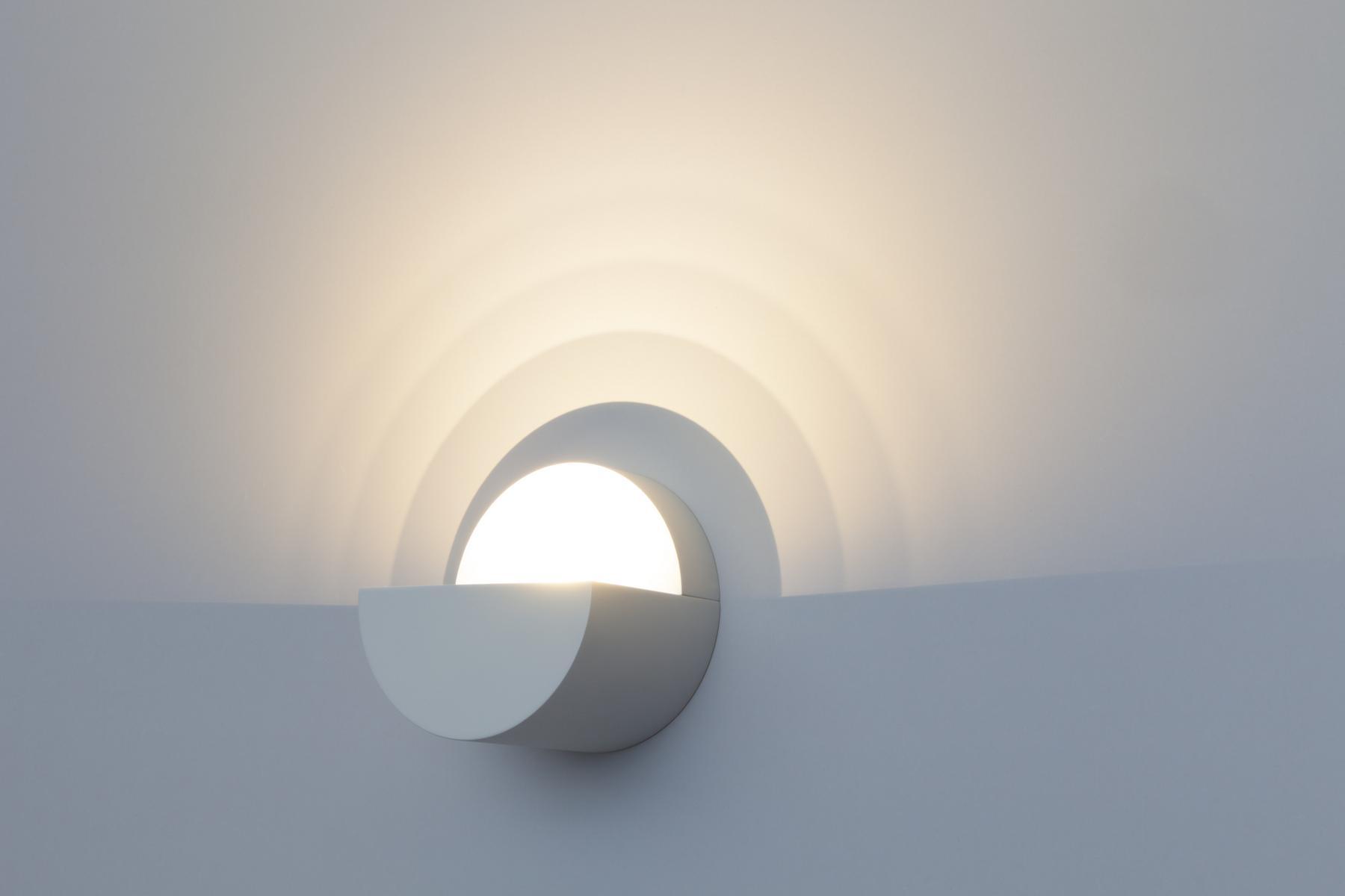 GRADIENT LED polycarbonate wall lamp