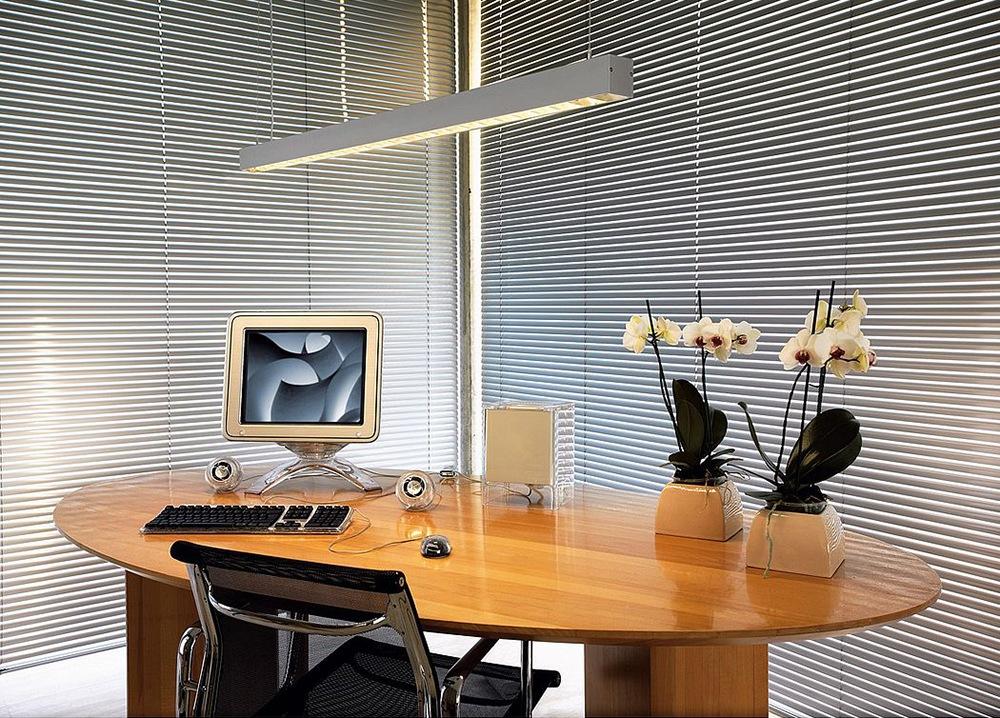 RIFFA Aluminium pendant lamp in a contemporary style