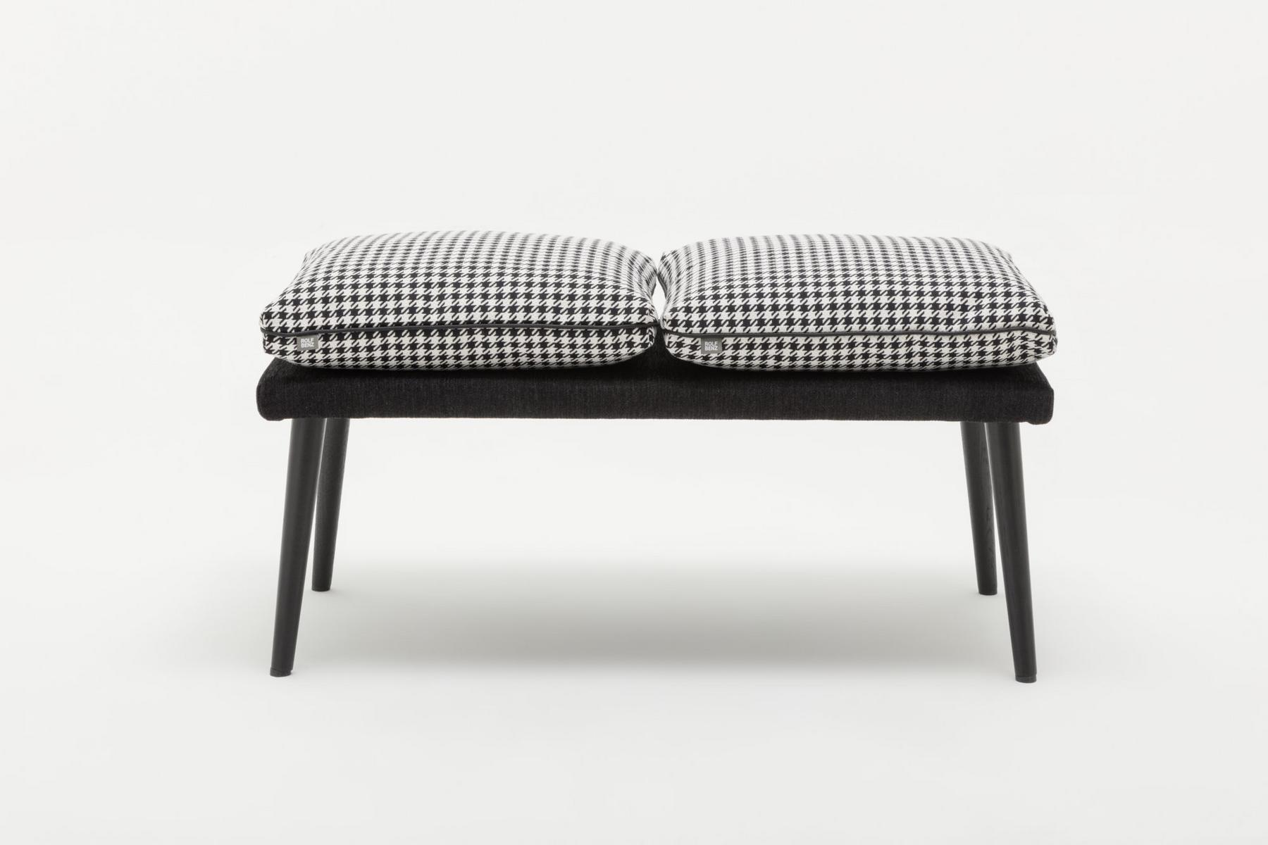 945 Upholstered fabric bench