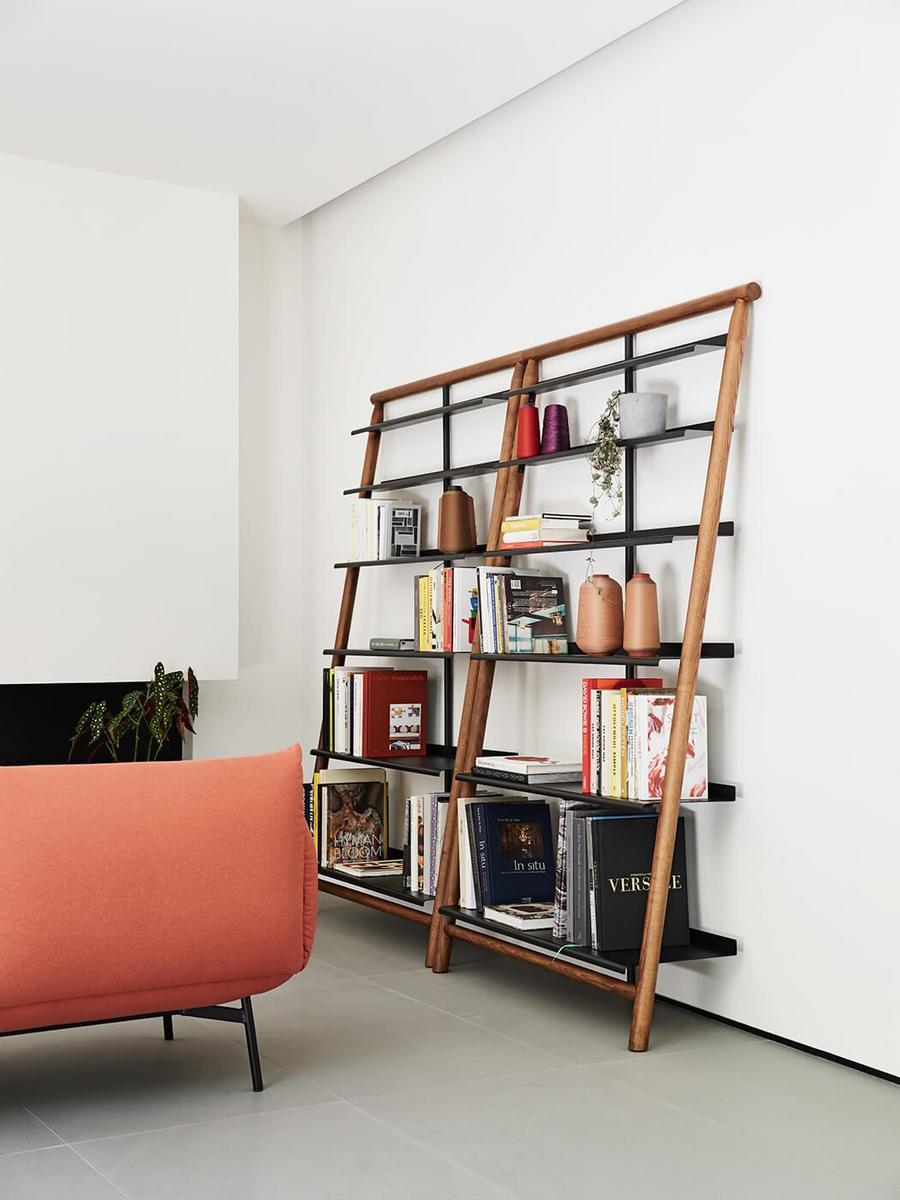 SUITE Open wall-mounted painted metal bookcase