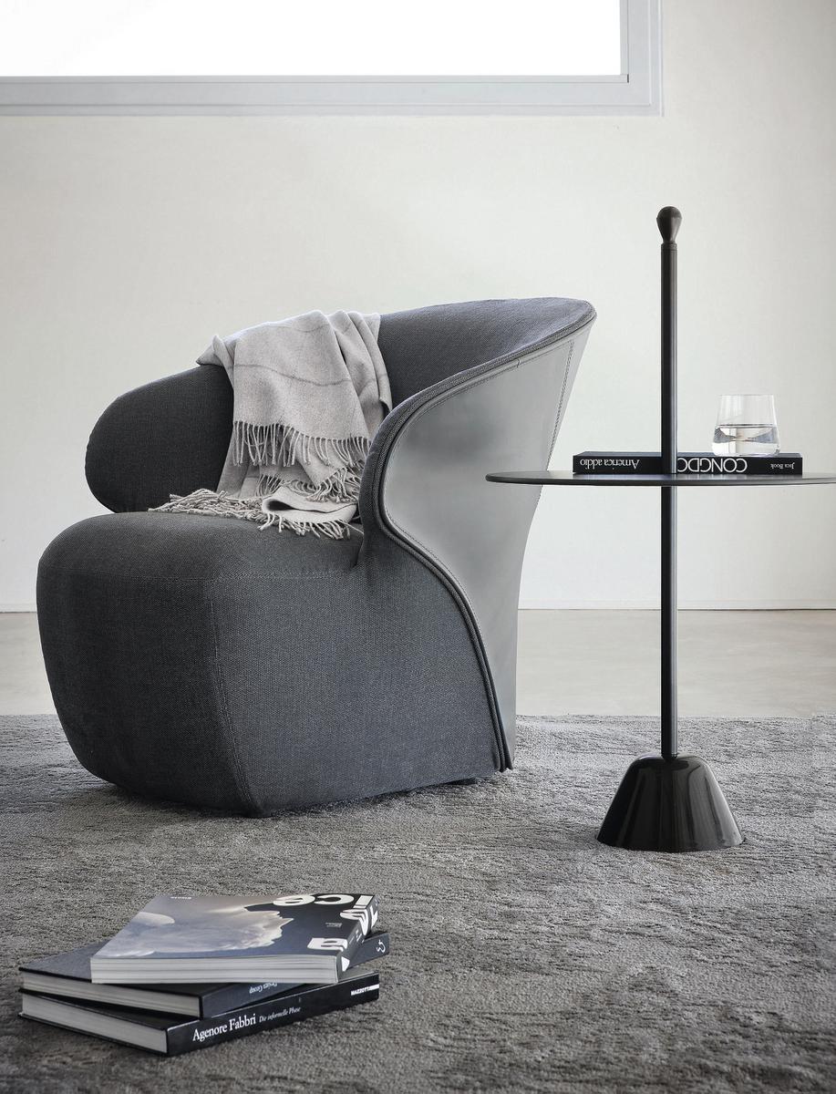 AROM Upholstered easy chair with removable cover