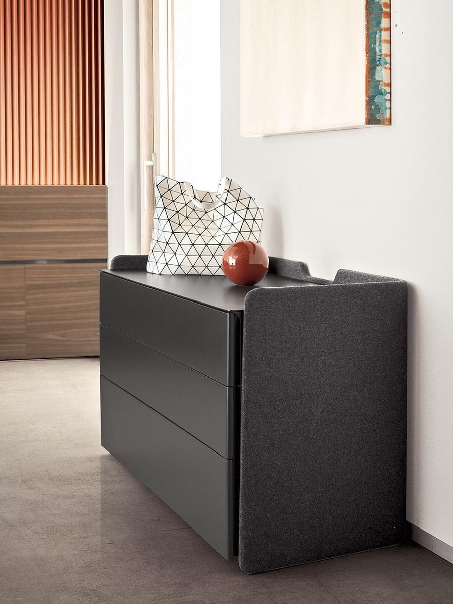 CHLOÉ Wooden chest of drawers