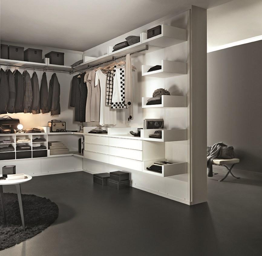 NOVENOVE Sectional custom walk-in wardrobe