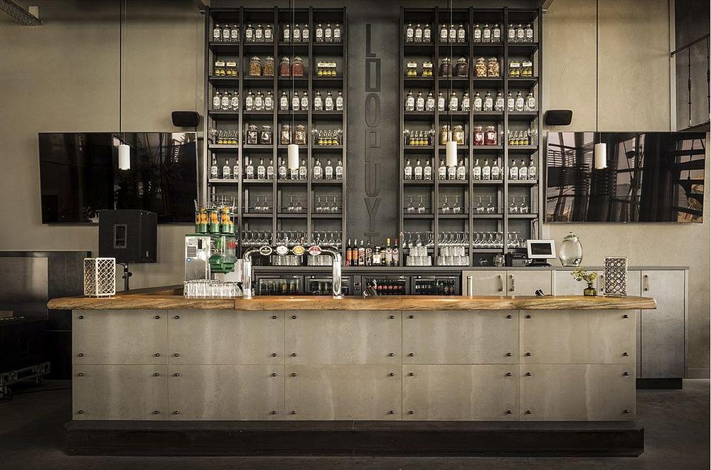 SUPROS Aluminium pendant lamp in a contemporary style