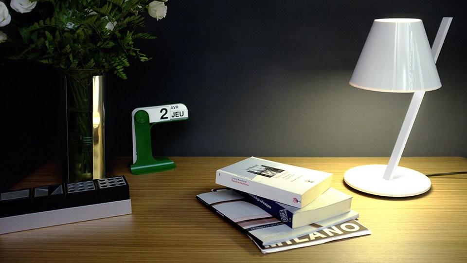 LA PETITE LED direct light table lamp