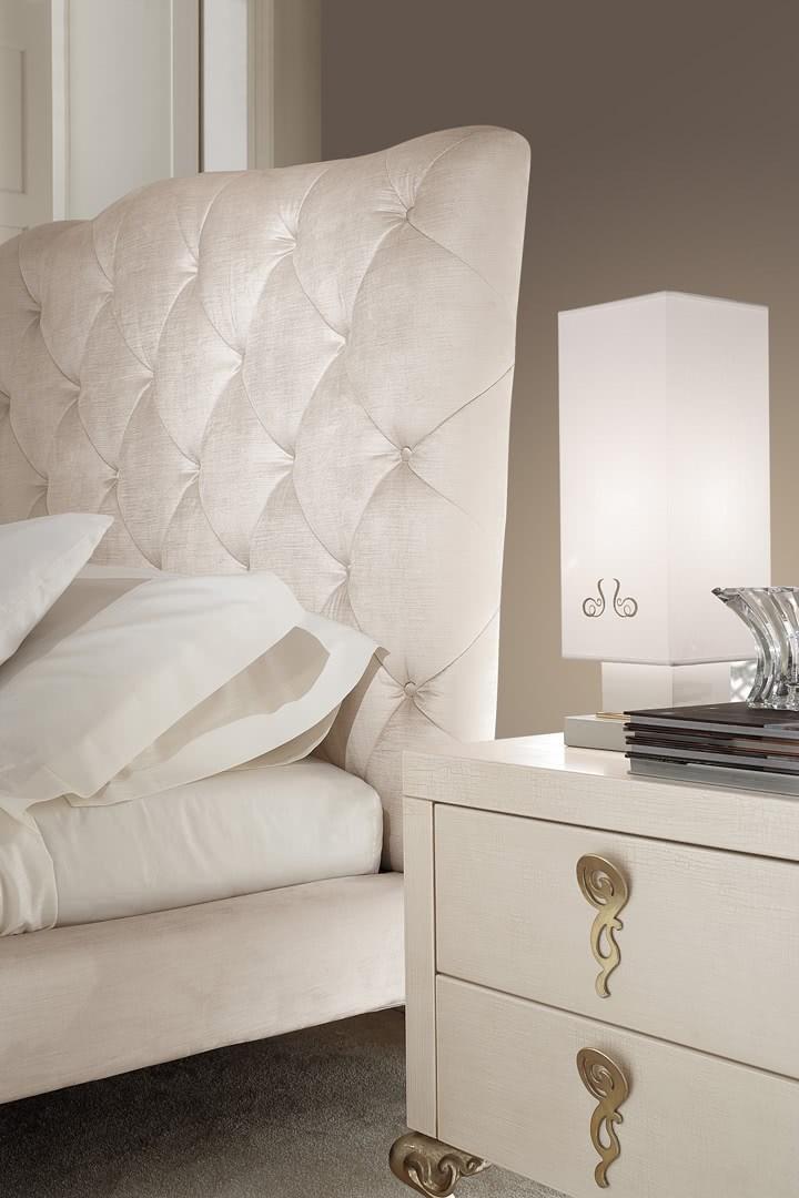 GEORGE Upholstered double bed with high headboard