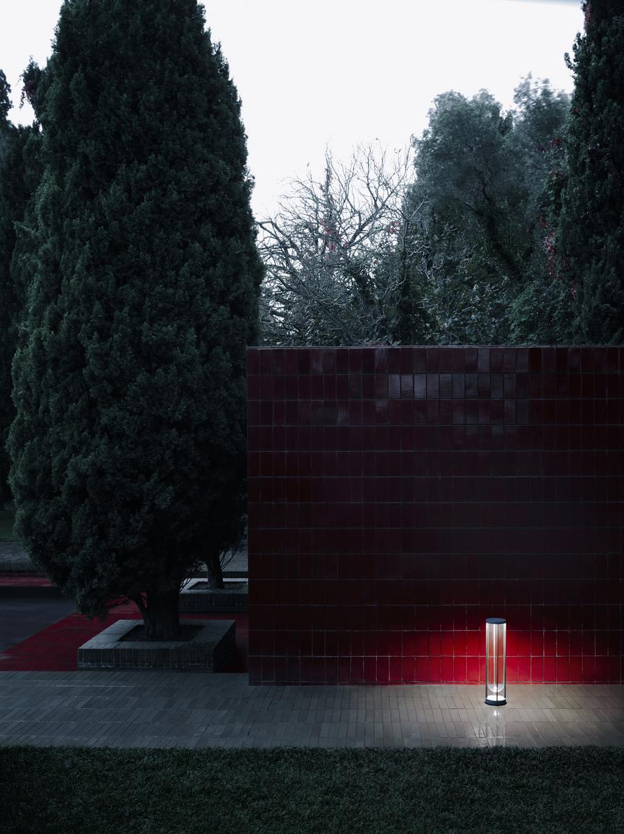 IN VITRO LED powder coated aluminium bollard light