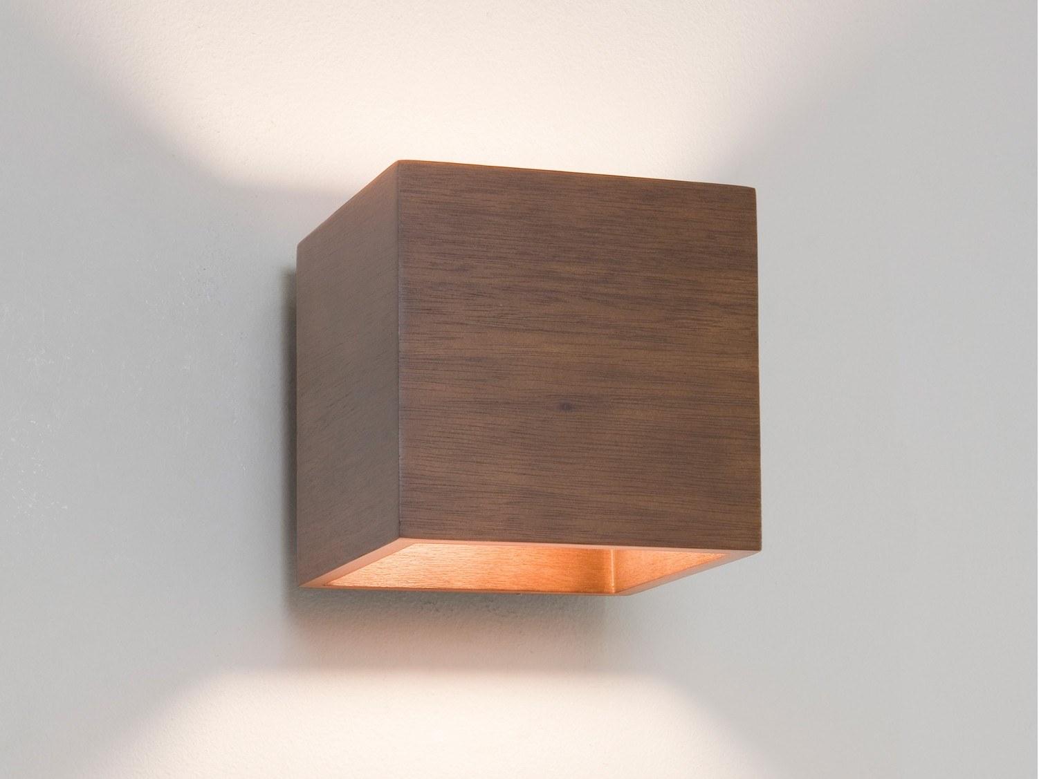 CREMONA LED walnut wall lamp with dimmer