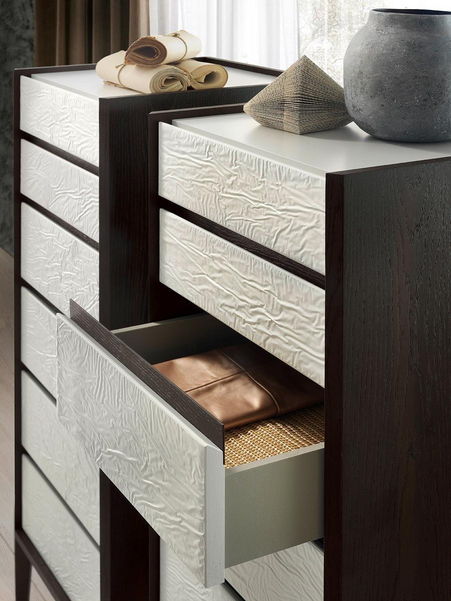 ANDREA Wooden chest of drawers