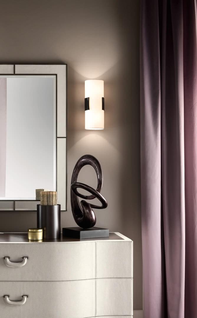 YOLANDA Iron wall lamp