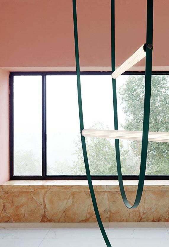 WIRELINE LED rubber and glass pendant lamp