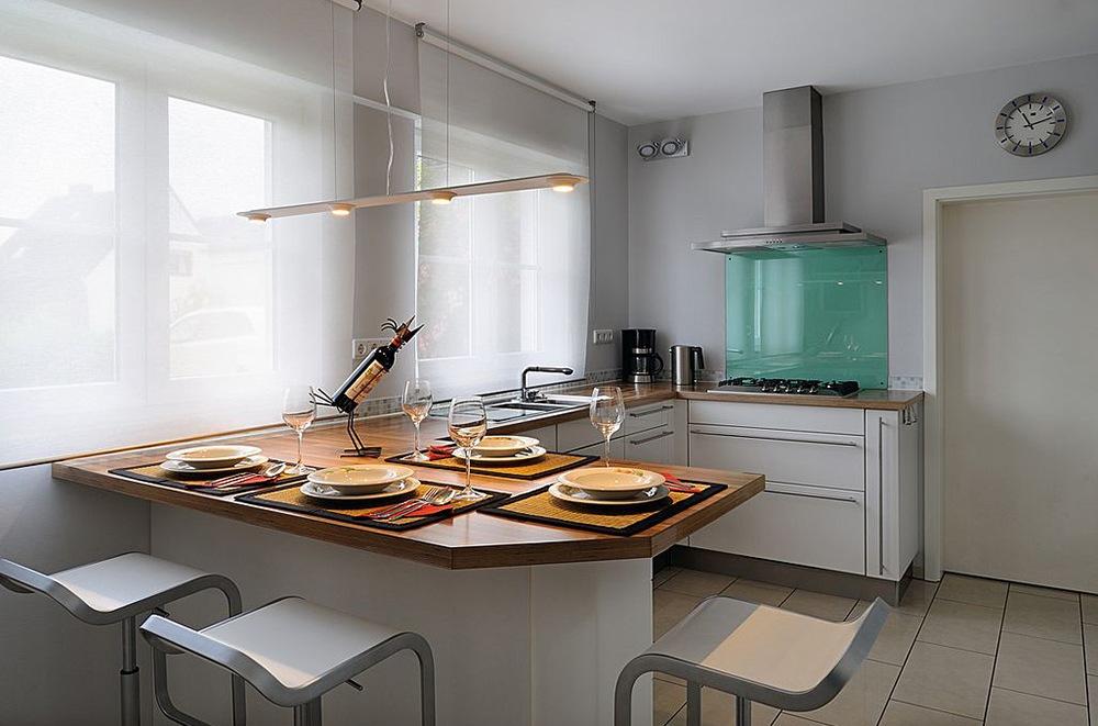 LEFA Metal pendant lamp in a contemporary style