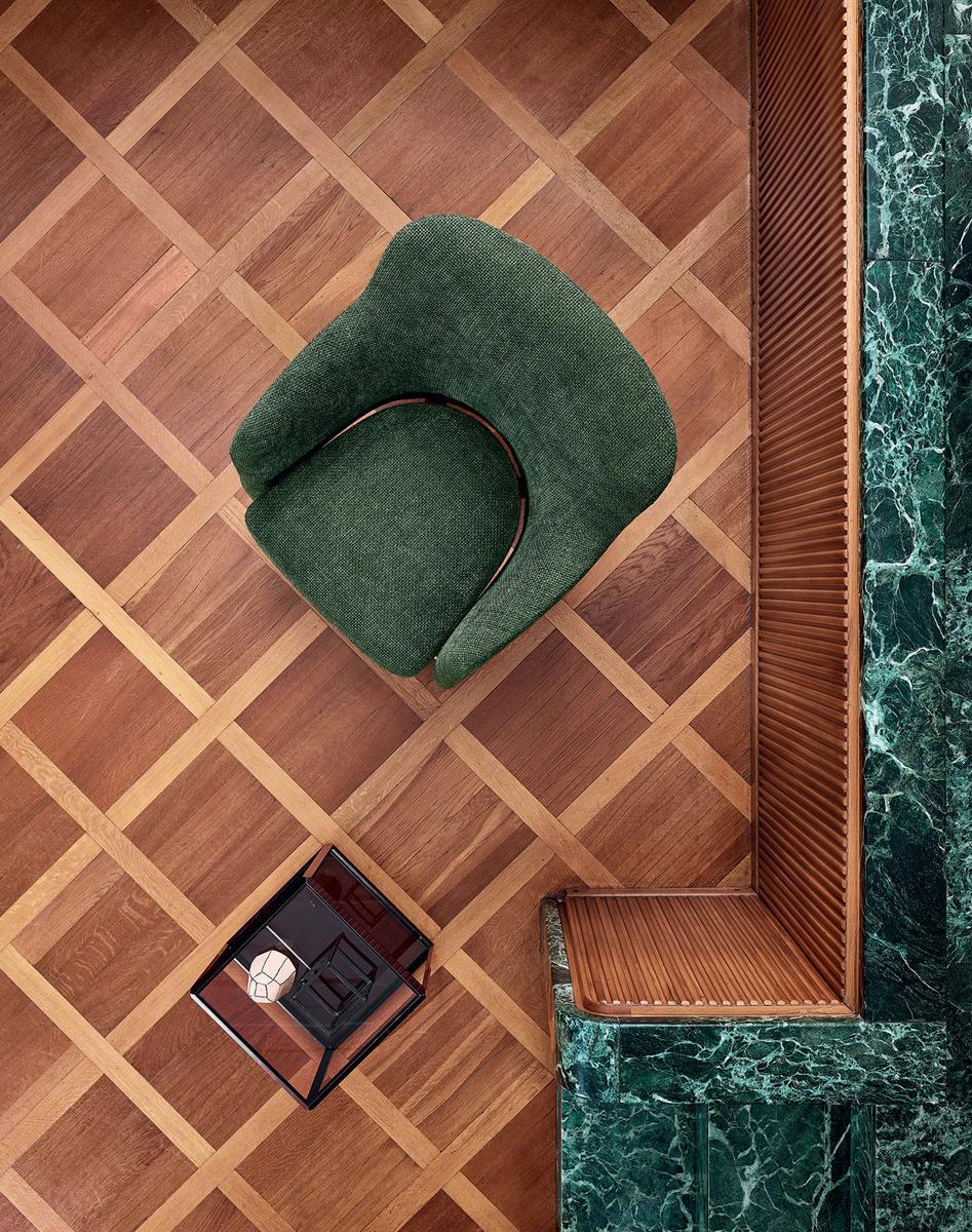 D.151.4 Fabric armchair with armrests