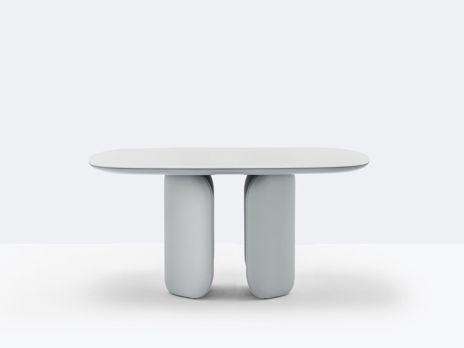 ELINOR 150*150 Table with rigid polyurethane foam base