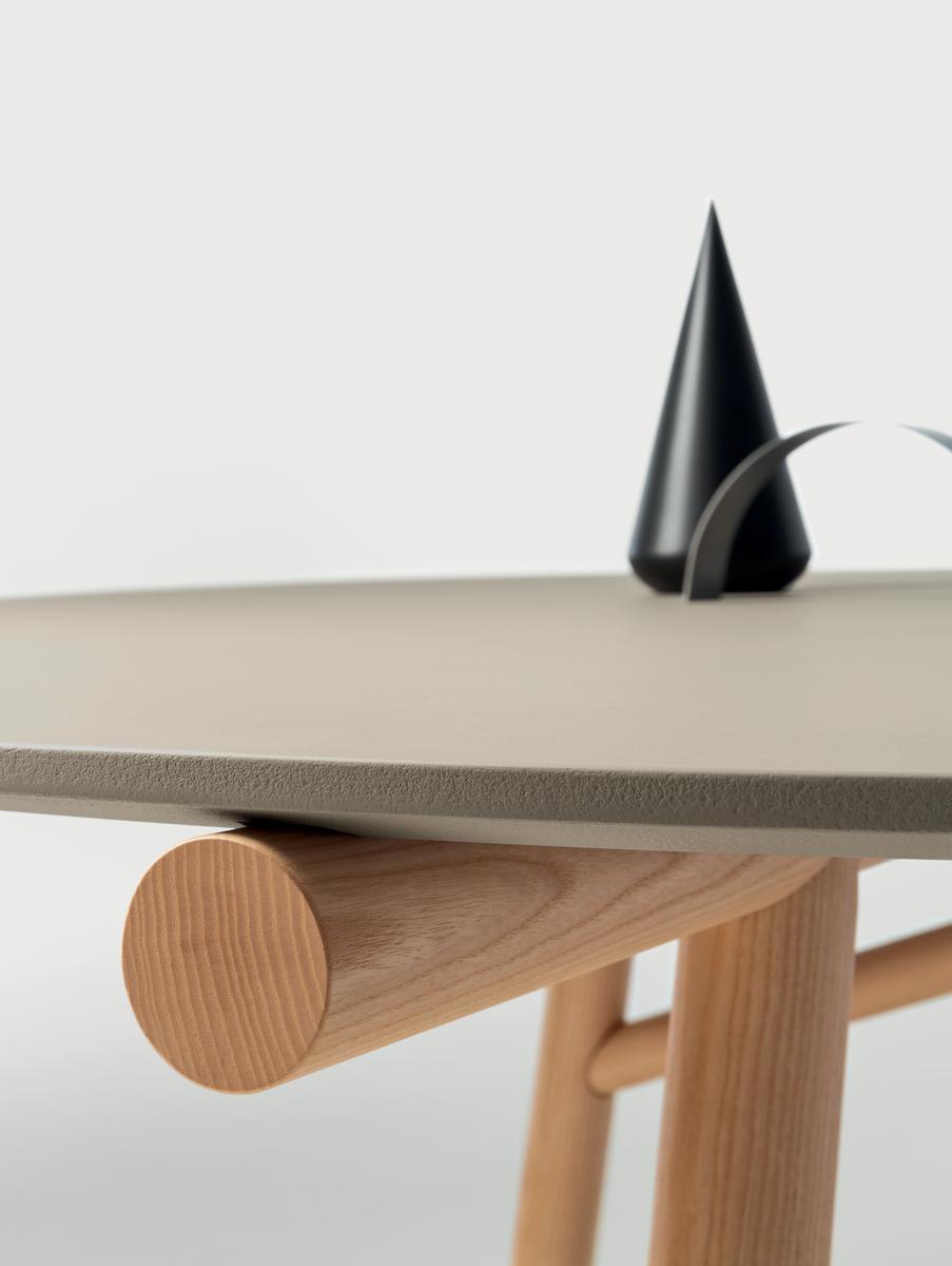 MAESTRO Round cement table