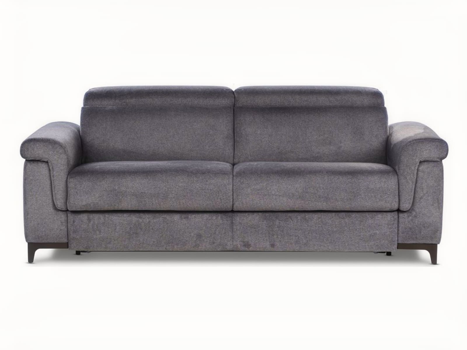 LUNA The ‘Luna’ sofa features adjustable headrests for enhanced comfort, with optional seat heights to cater to different preferences, and comes with removable, interchangeable armrests for versatility.