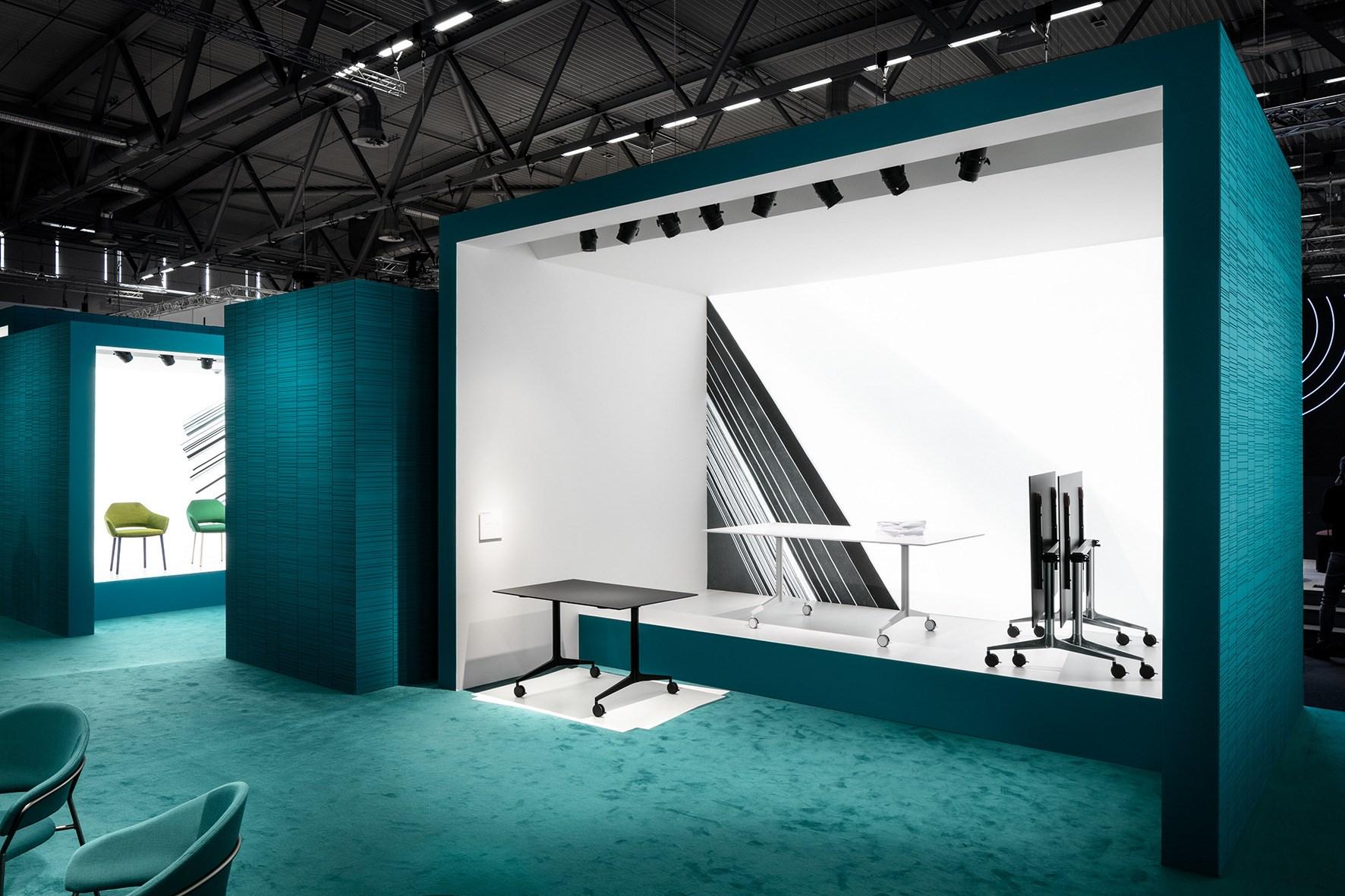 YPSILON TILTING Folding rectangular metal table with casters