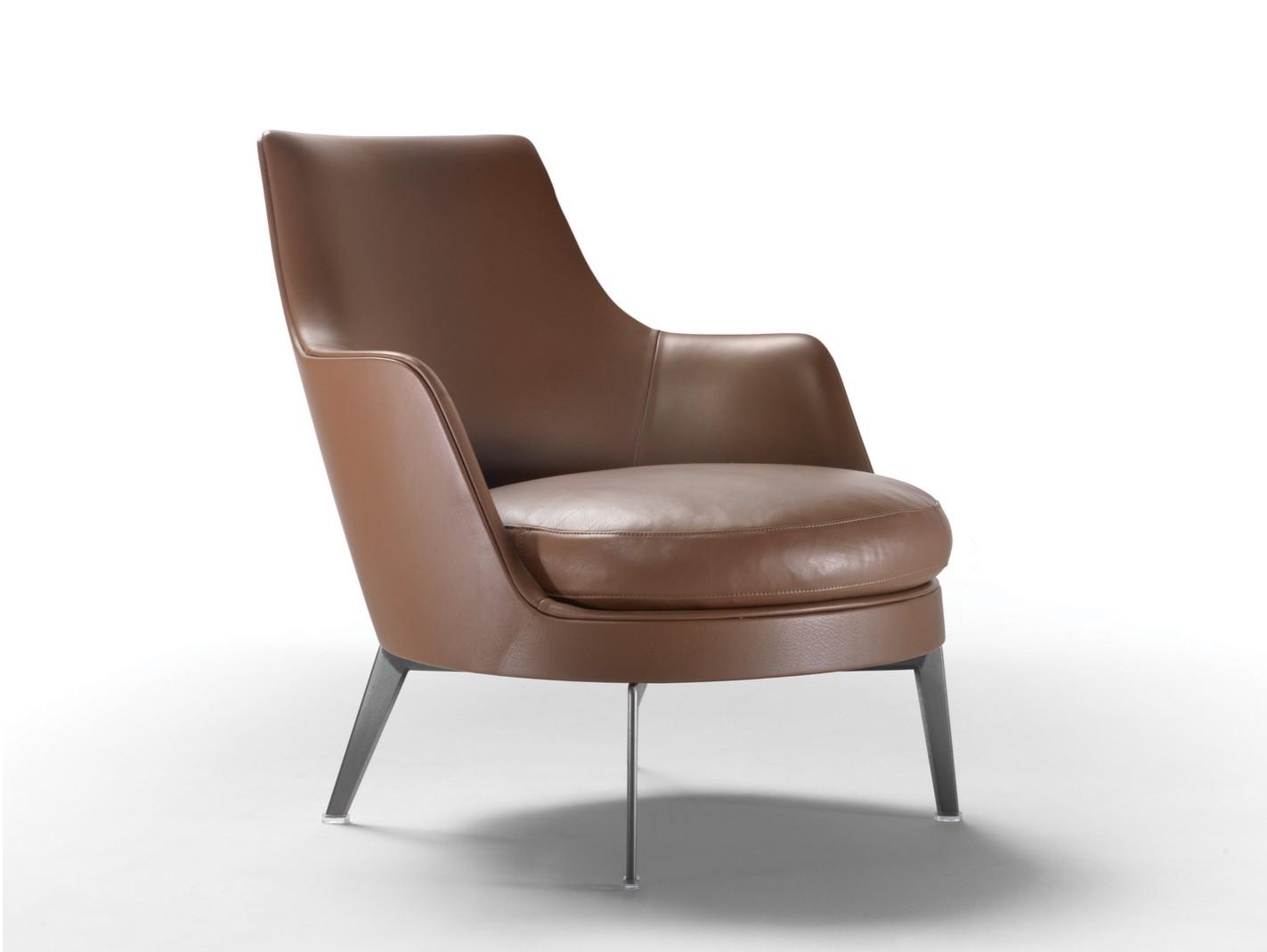 GUSCIO Leather armchair with armrests