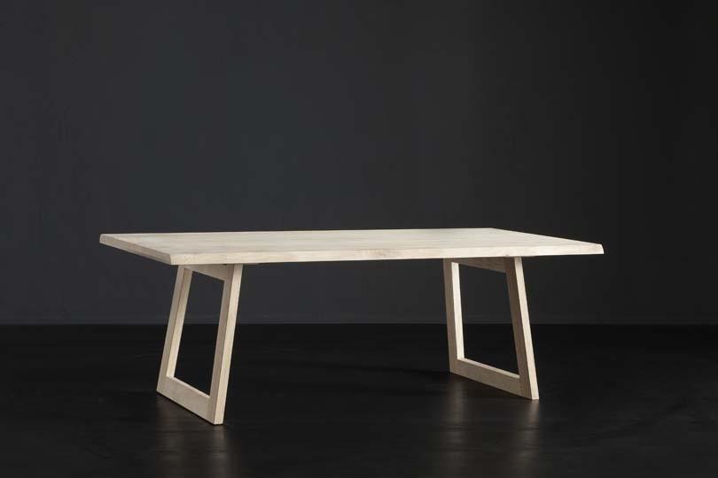 TORONTO + FLAT Rectangular oak dining table