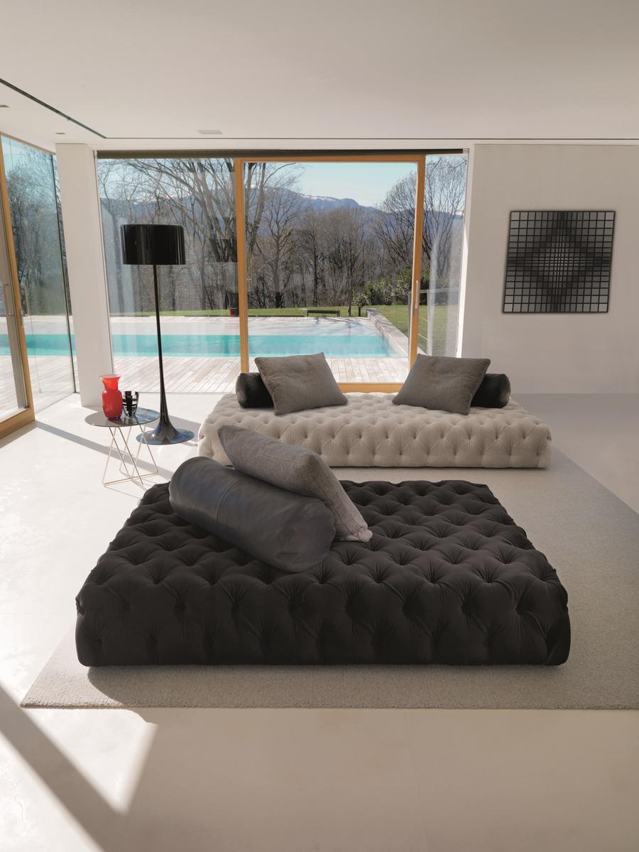 ROLLKING Tufted day bed