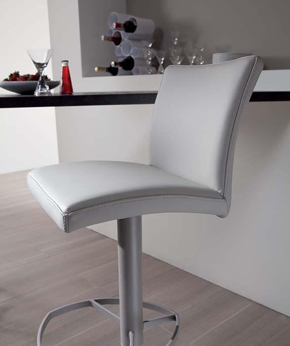 SLANG Upholstered leather stool with gas lift