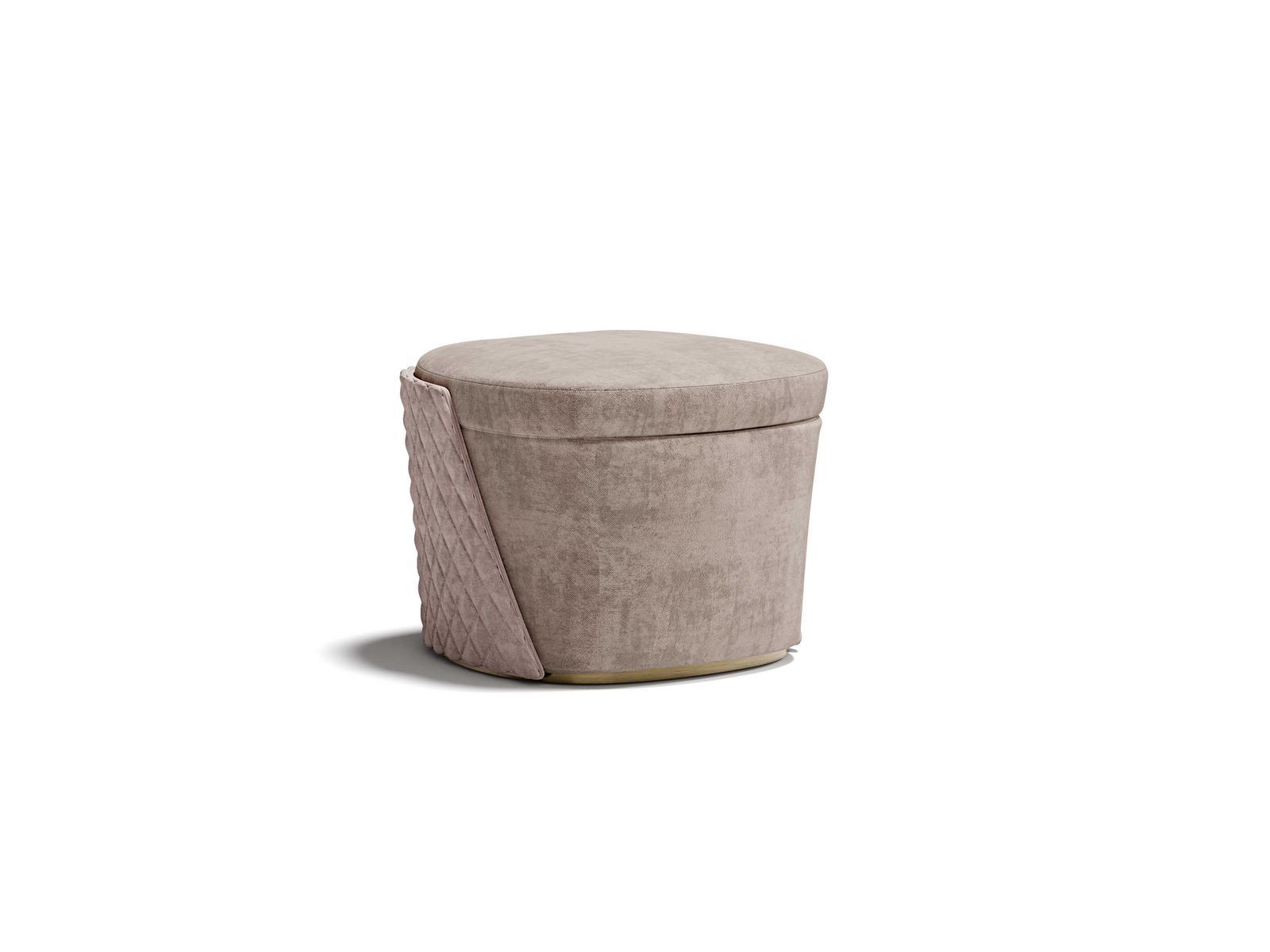 MAJESTIC M Oval fabric pouf