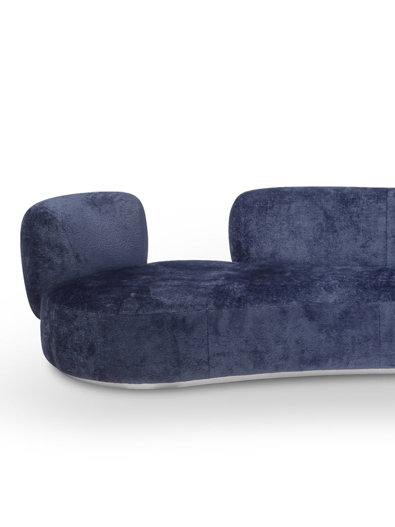 I SASSI Organically shaped modular I Sassi Collection encourages conversation, offers comfort, and provides versatile arrangement options for personalized spaces.