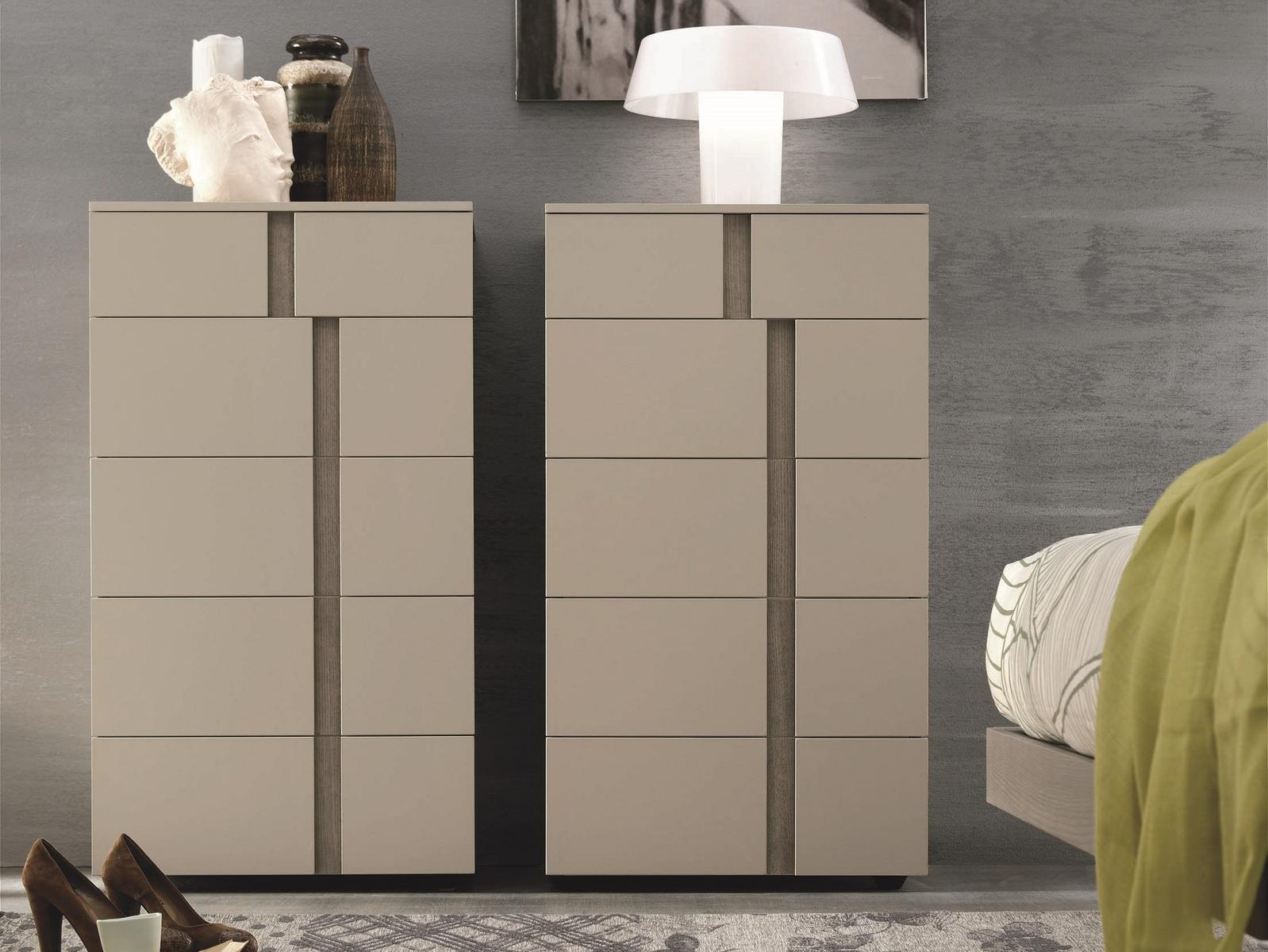 ATHENA Wooden chest of drawers with integrated handles