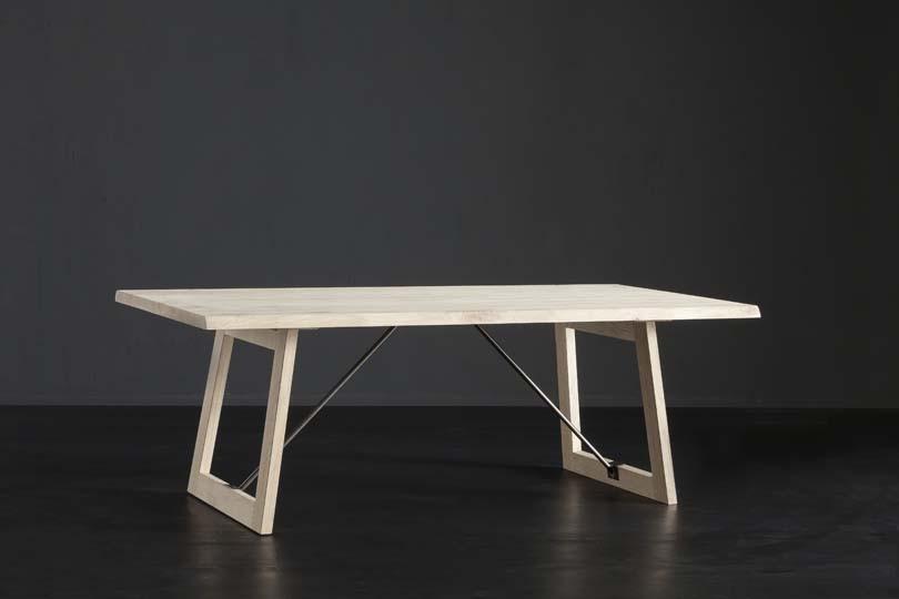 TORONTO + FLAT / TIRANTI Rectangular oak dining table