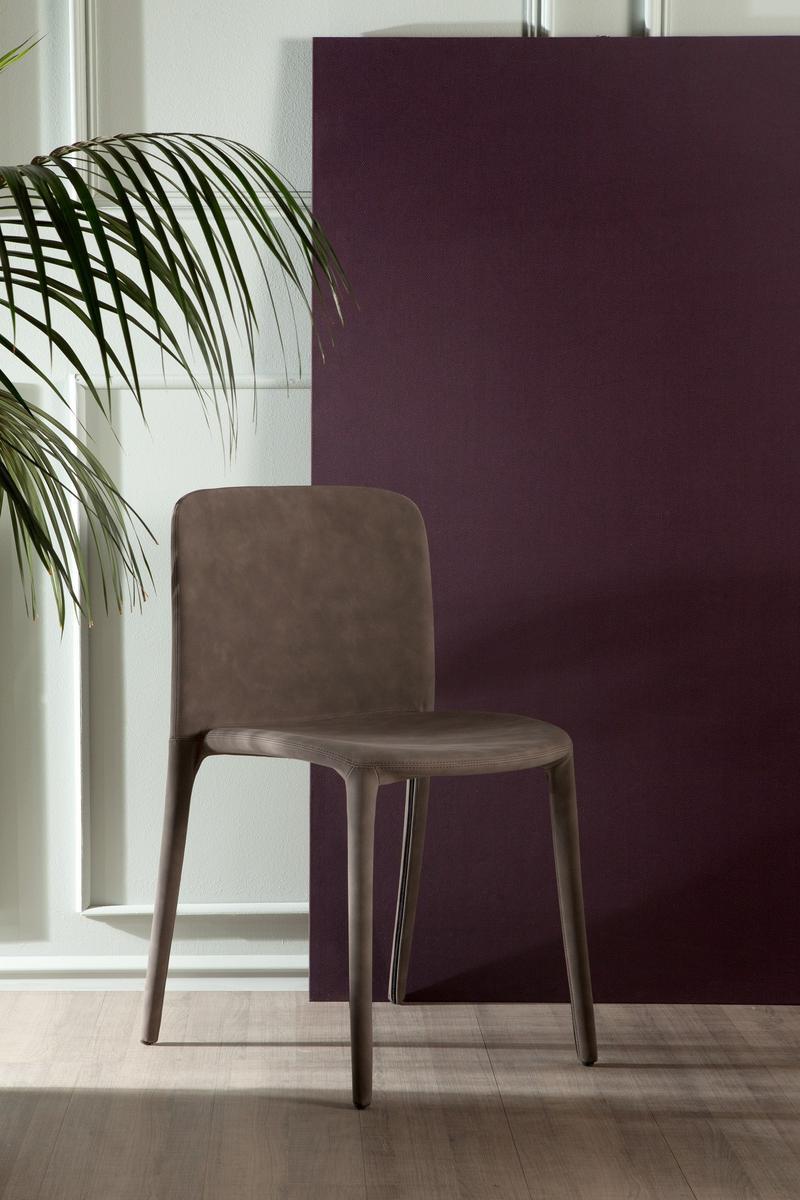 REGINA Upholstered leather chair