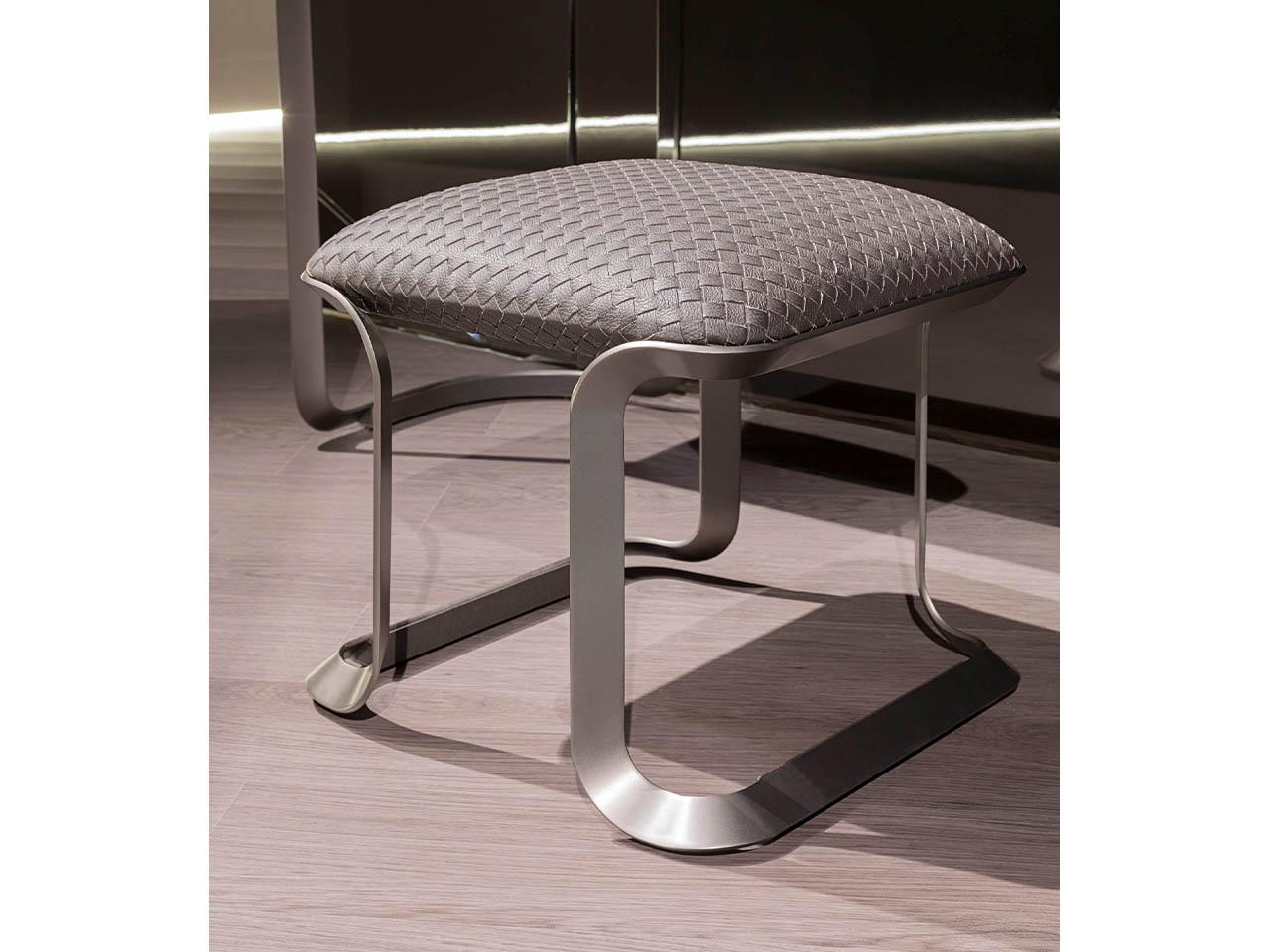 MILANO Low stool with integrated cushion