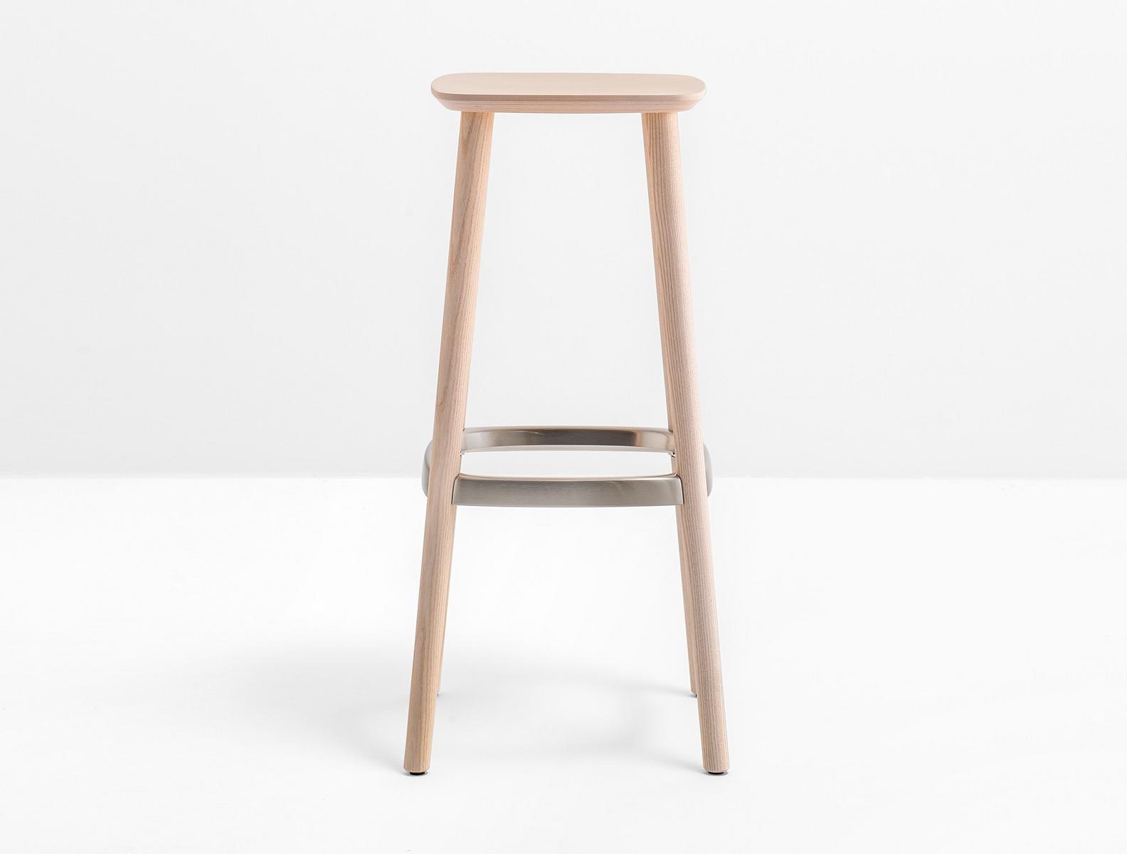 BABILA 2706 Wooden stool with footrest