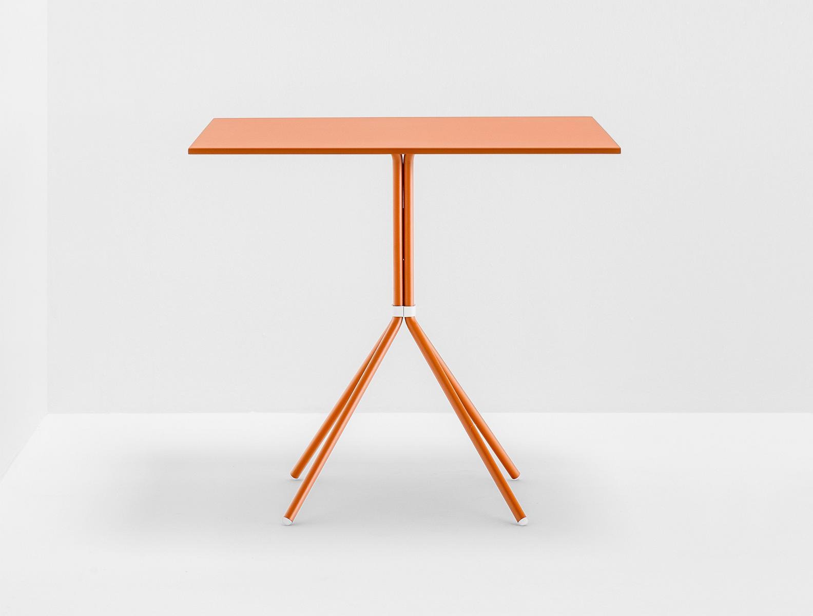 NOLITA 5454 Steel garden side table