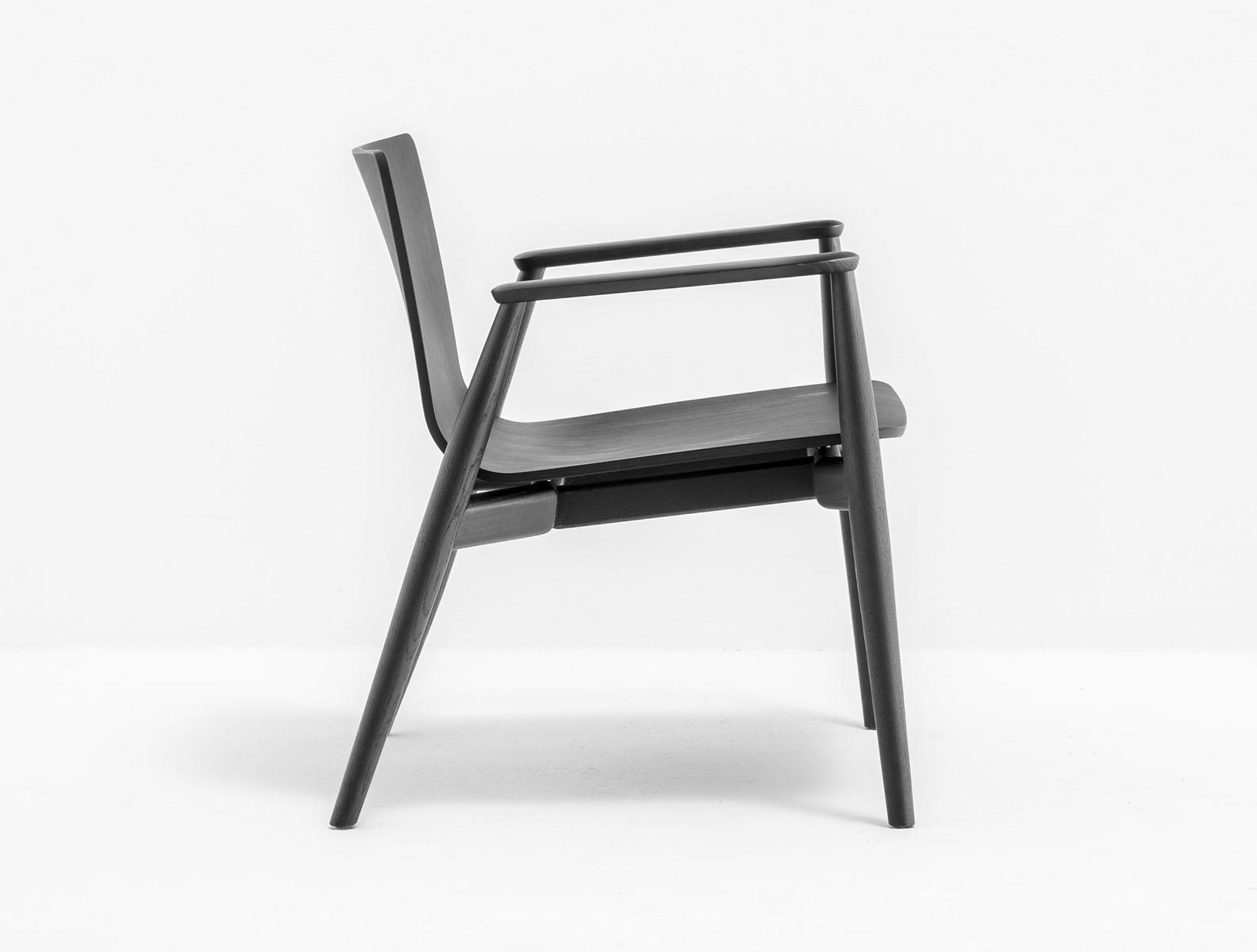 MALMÖ 295 Wood veneer easy chair with armrests