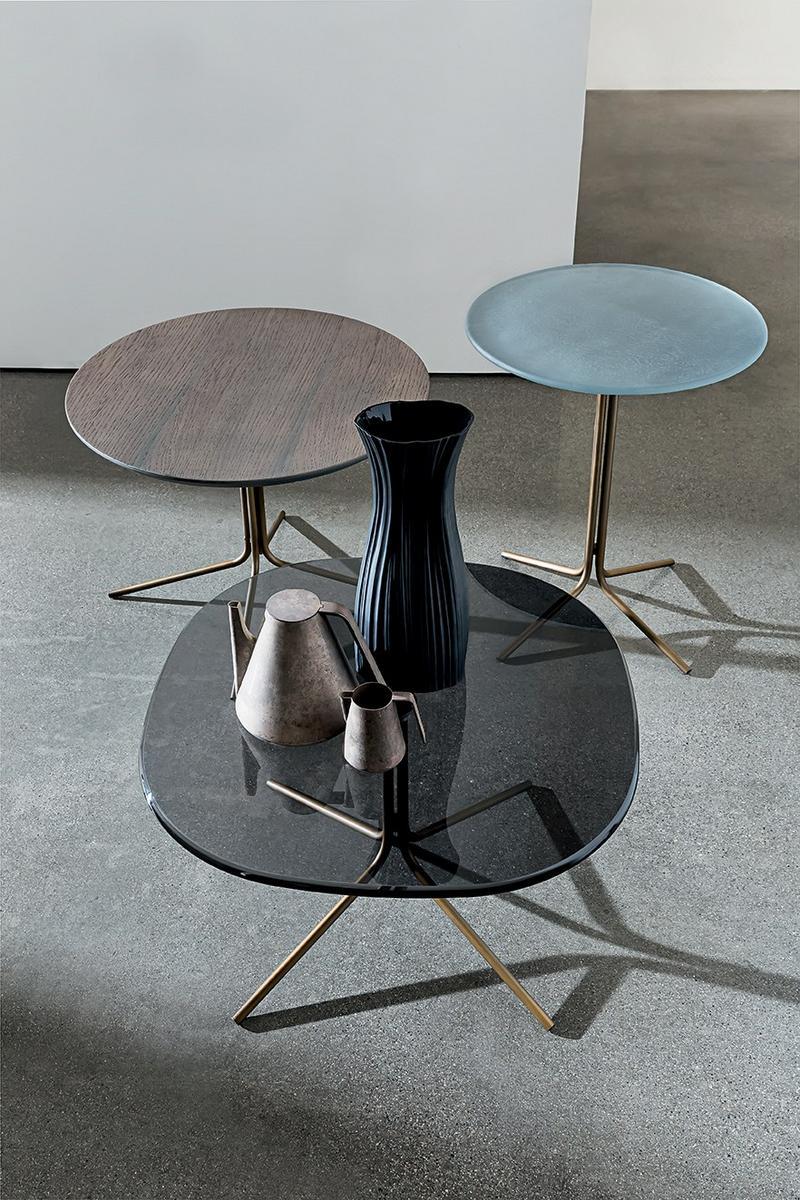 GENIUS Round wooden coffee table