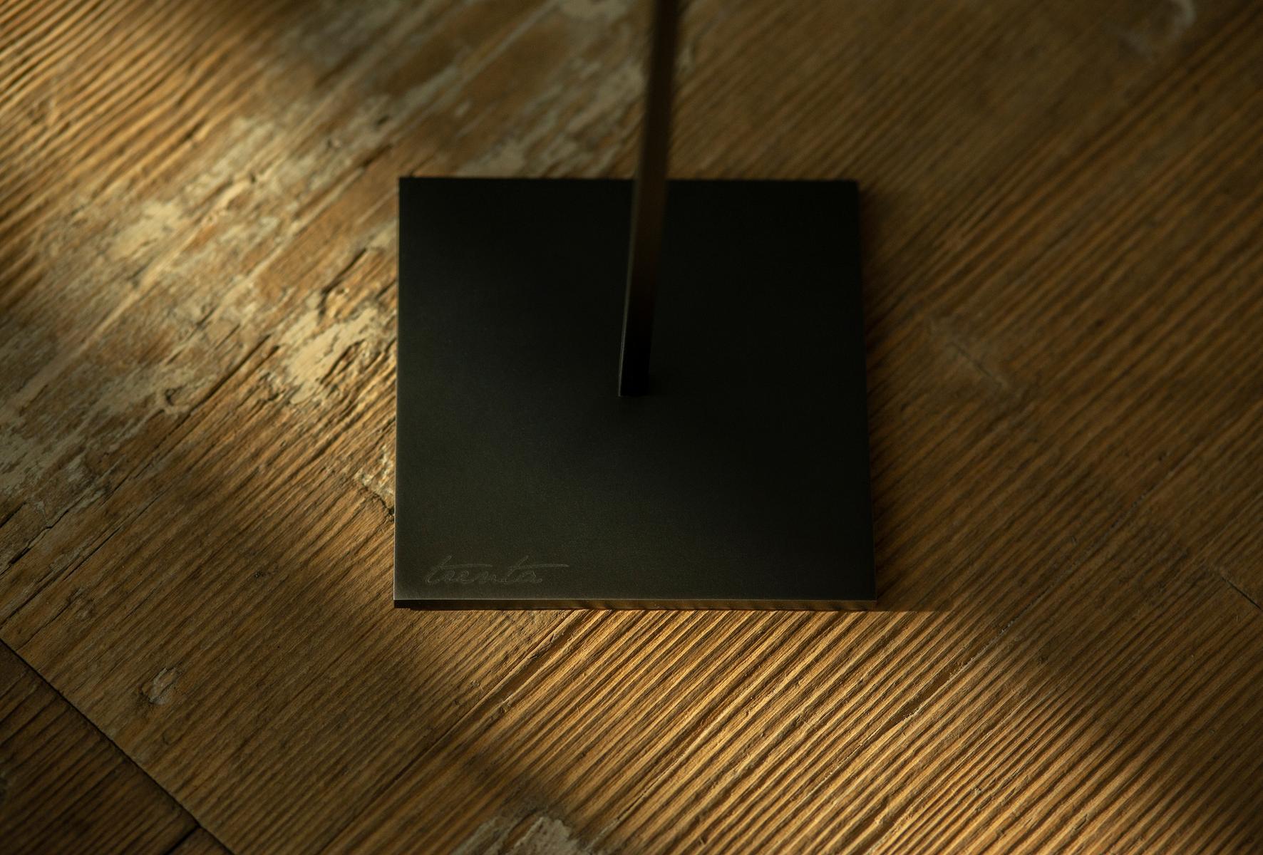 TRENTA LIMITED NUMBERED EDITION LED cordless table lamp
