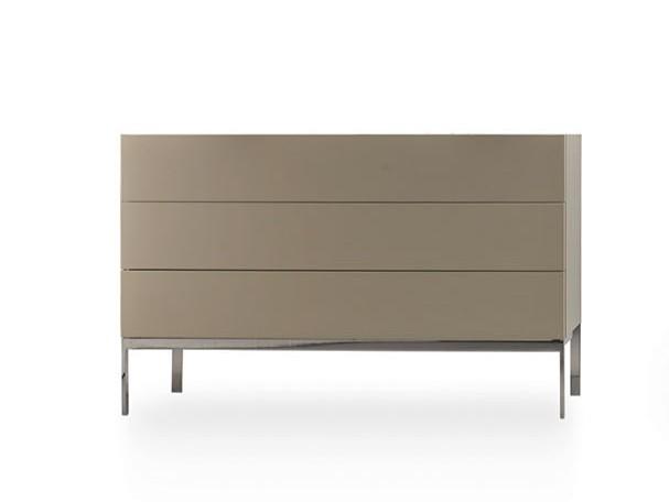 606 Wooden chest of drawers