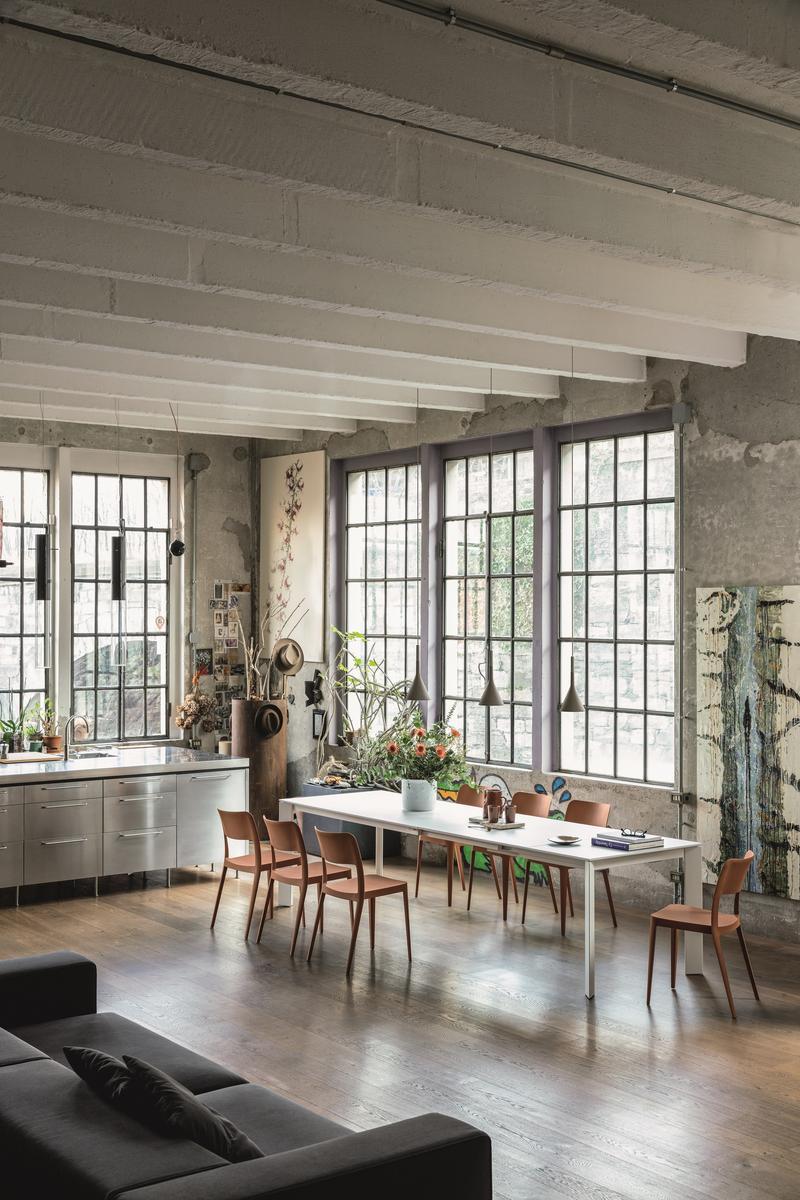 GHEDI Extending rectangular glass and steel table