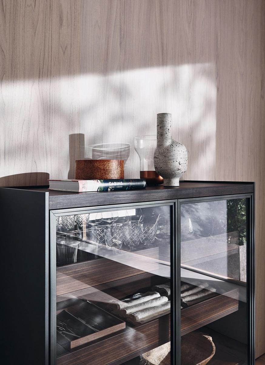 QUINTEN Display cabinet