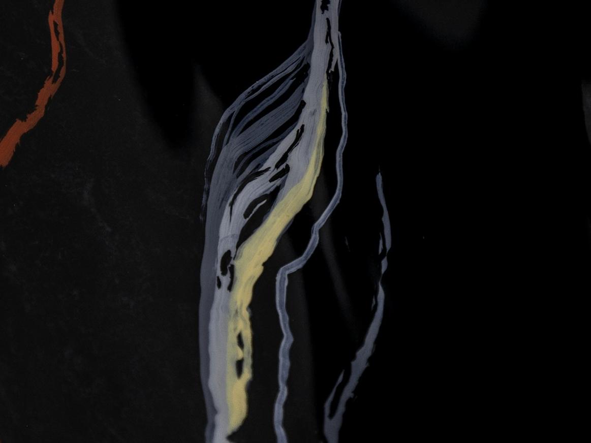 MONOCHROME FAUX-MARBLE Glass-fibre side table