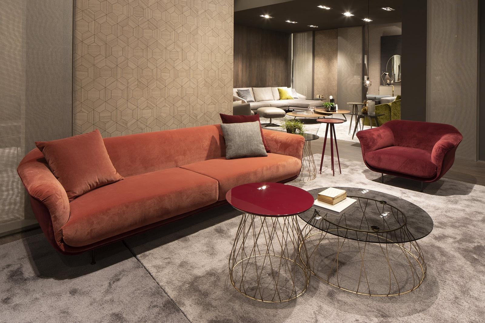 STYLE Sectional leather sofa in a contemporary style