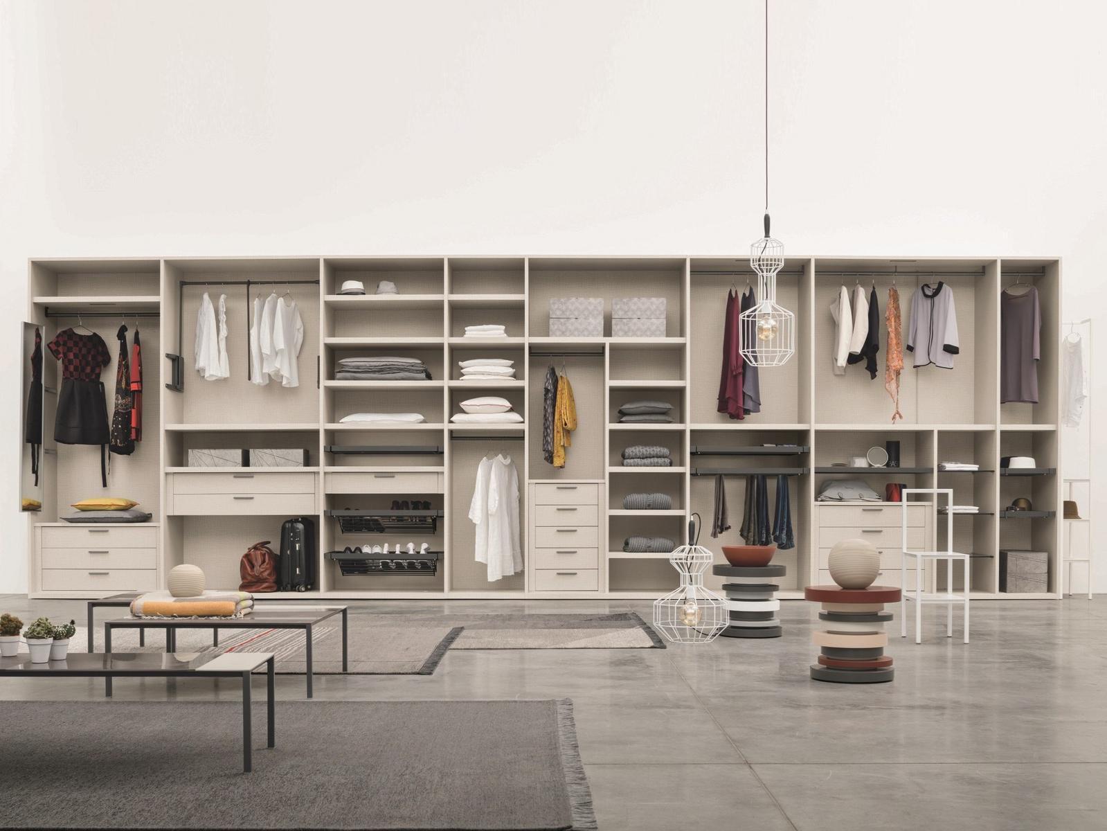 LOGICA Sectional wooden walk-in wardrobe