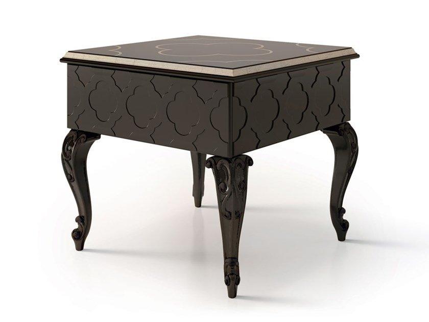 6138 Wooden coffee table / bedside table
