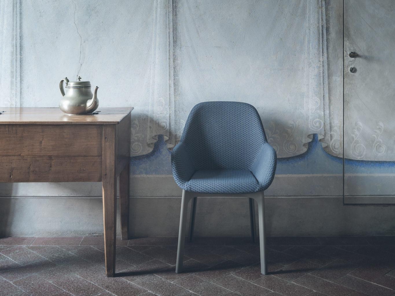 CLAP Eco-leather chair