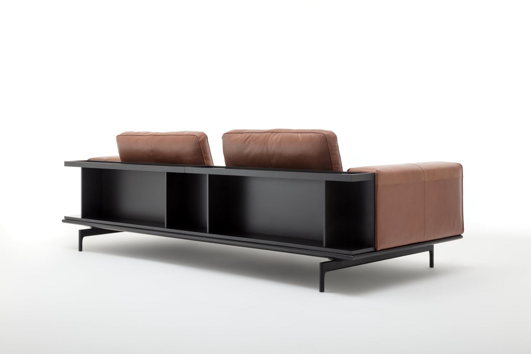 535 LIV Leather sofa