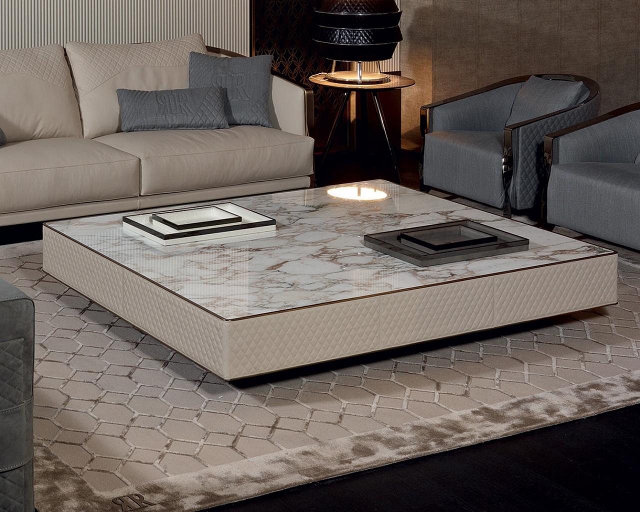 HUGO Marble coffee table in a classic style