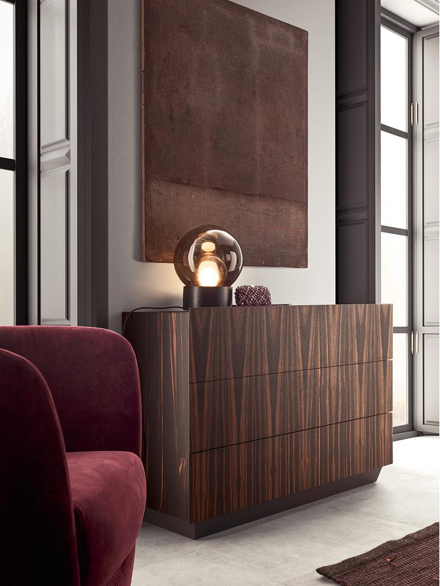 TOSCA Wooden chest of drawers with integrated handles