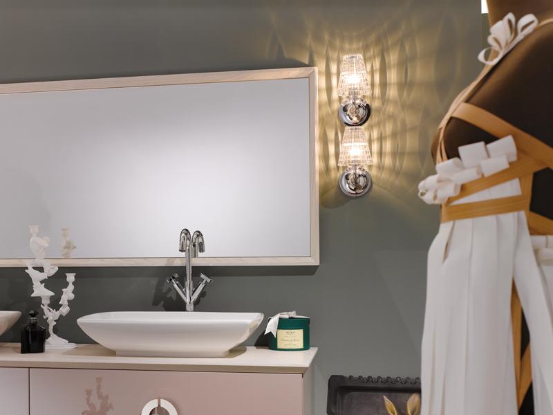 FLOW Crystal wall lamp