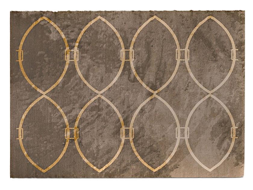 7460 Rectangular rug with geometric shapes