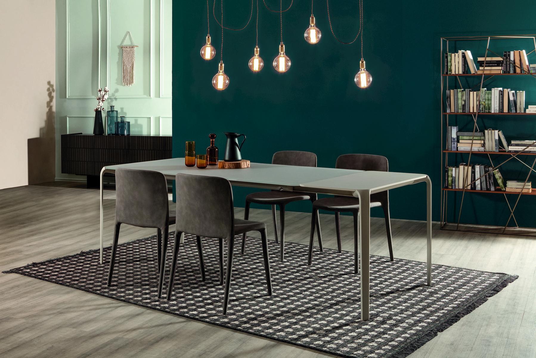 LIGHT Extending rectangular table